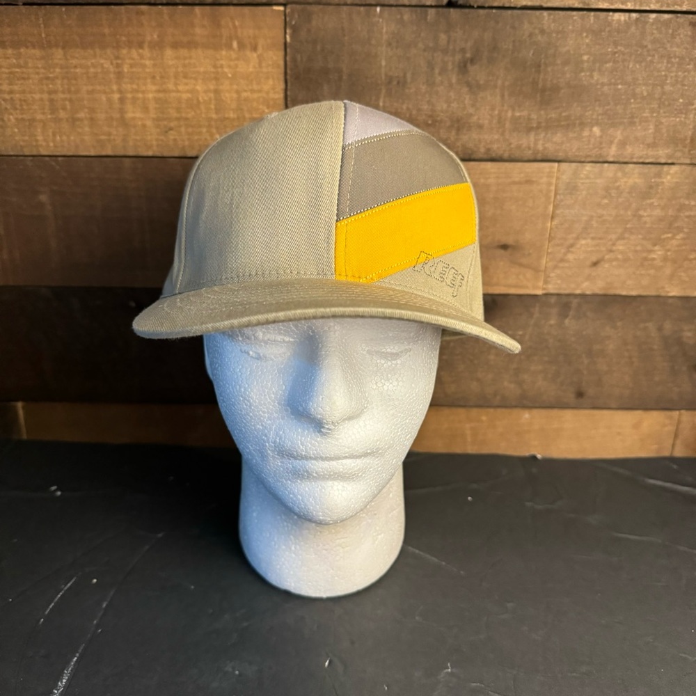 Reef Sandals Men’s Hat Brown Striped Yellow Y2K Fitted 7‎ 1/4 Gorpcore